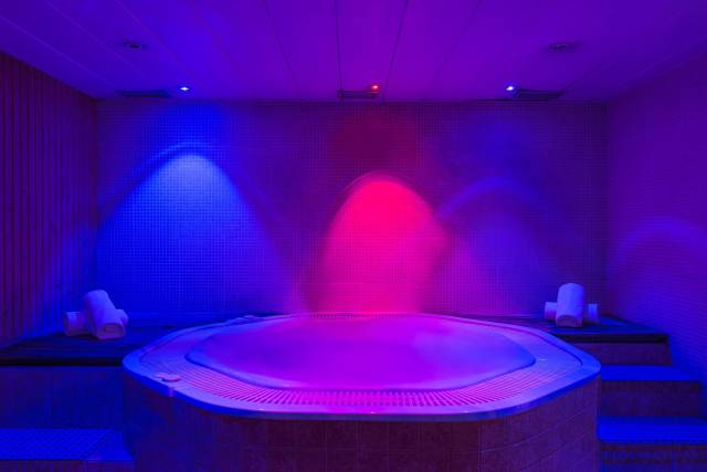 Jacuzzi