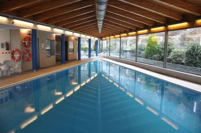 Piscina interior		