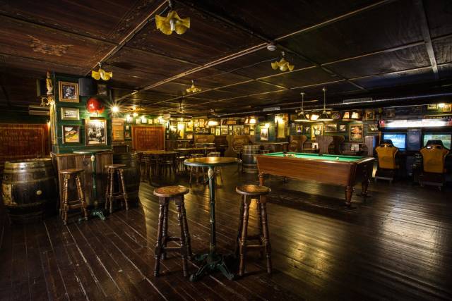 Irish Pub