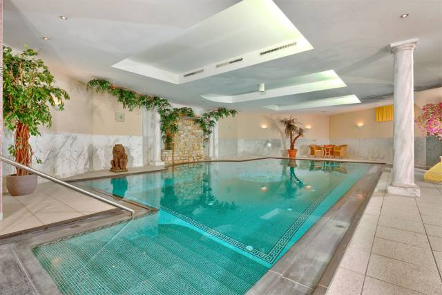 Piscina interior