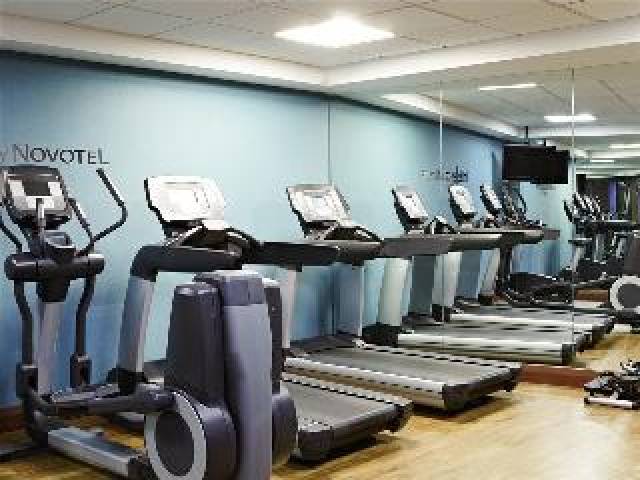 Desportos y Entretenimento