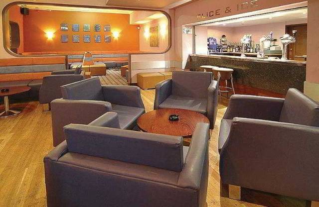 Bar