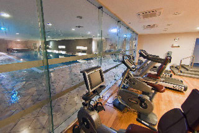 Desportos y Entretenimento