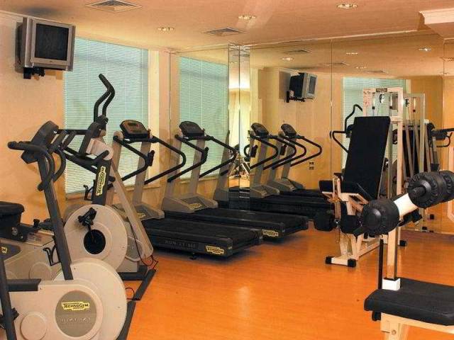 Desportos y Entretenimento