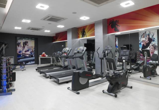 Desportos y Entretenimento