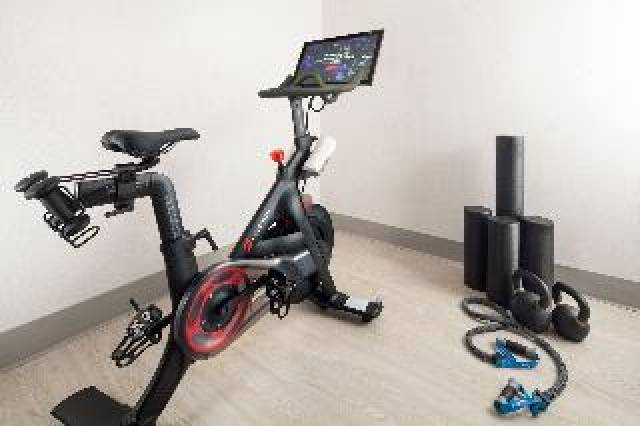 Desportos y Entretenimento