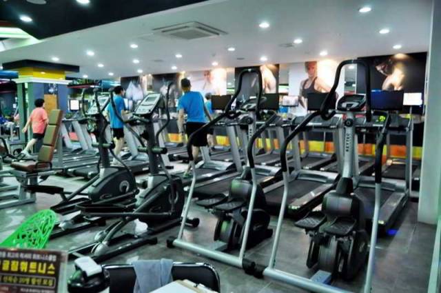 Desportos y Entretenimento