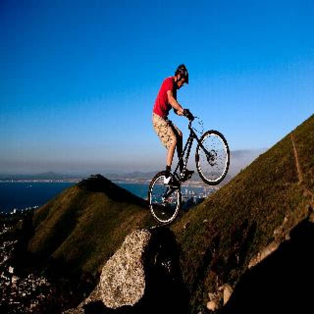 Desportos y Entretenimento