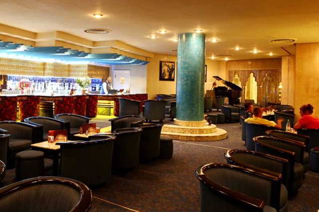 Bar