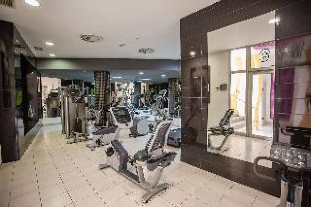 Desportos y Entretenimento