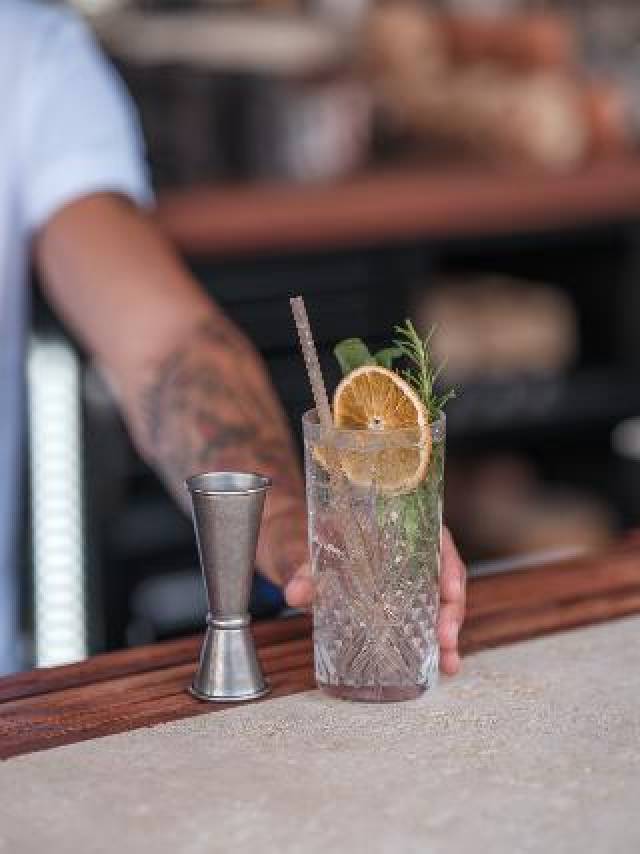Bar