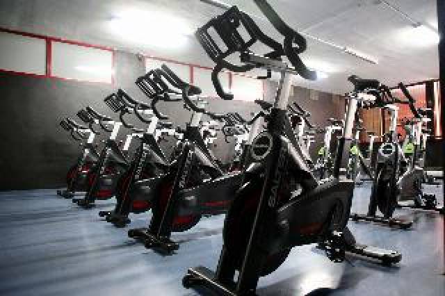 Desportos y Entretenimento