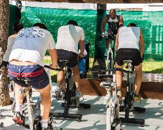 Desportos y Entretenimento