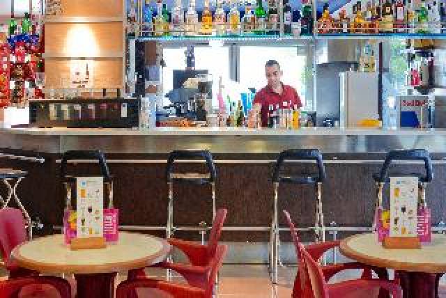Bar