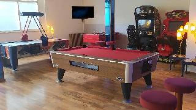 Desportos y Entretenimento