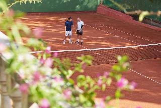 Desportos y Entretenimento