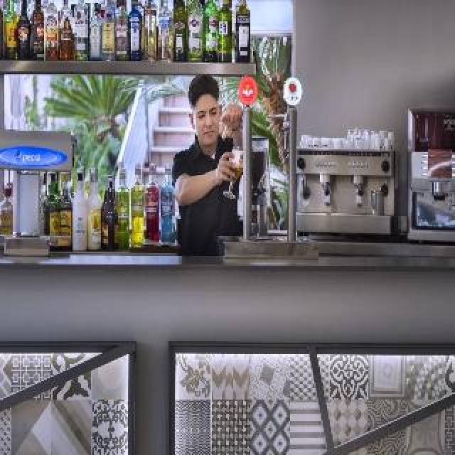Bar