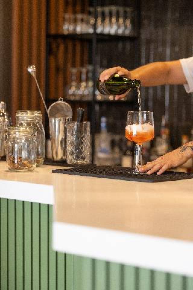 Bar