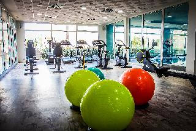 Desportos y Entretenimento