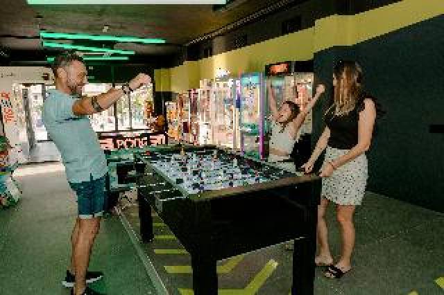 Desportos y Entretenimento