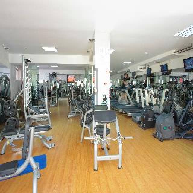 Desportos y Entretenimento