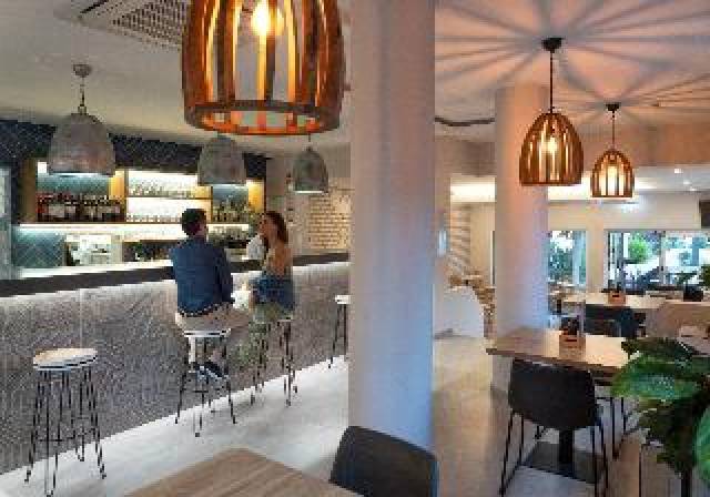 Bar