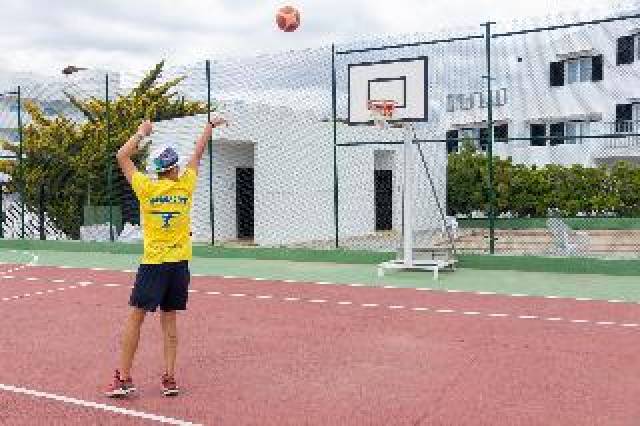 Desportos y Entretenimento