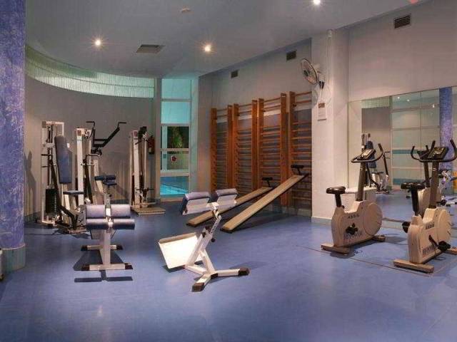 Desportos y Entretenimento