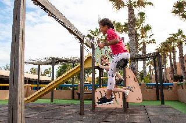 Desportos y Entretenimento