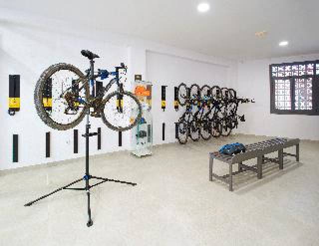 Desportos y Entretenimento