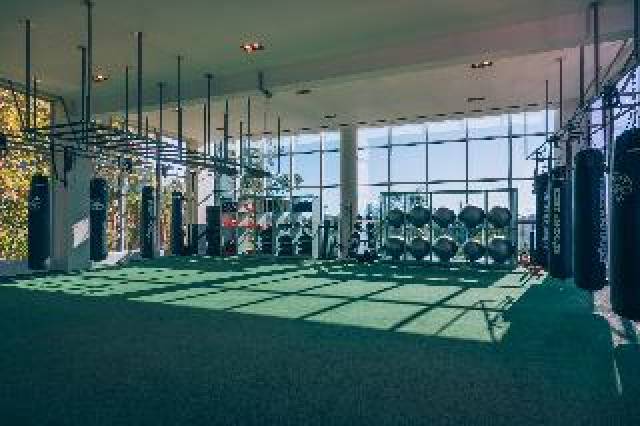 Desportos y Entretenimento