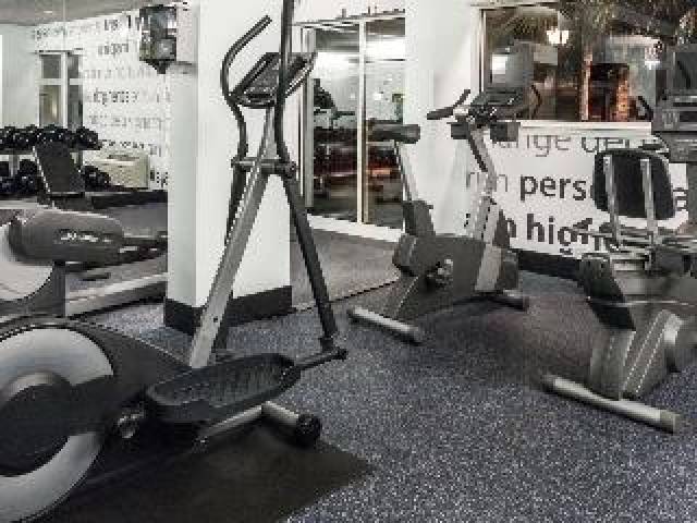 Desportos y Entretenimento