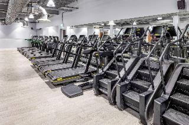 Desportos y Entretenimento