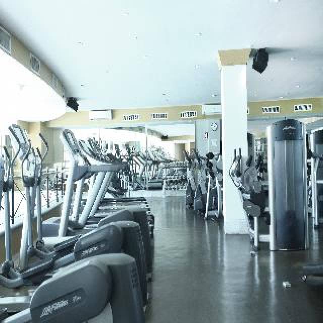 Desportos y Entretenimento
