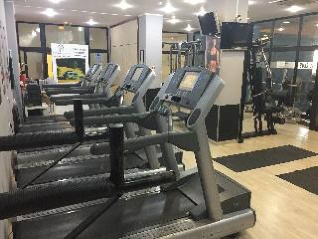 Desportos y Entretenimento