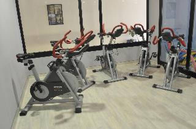 Desportos y Entretenimento