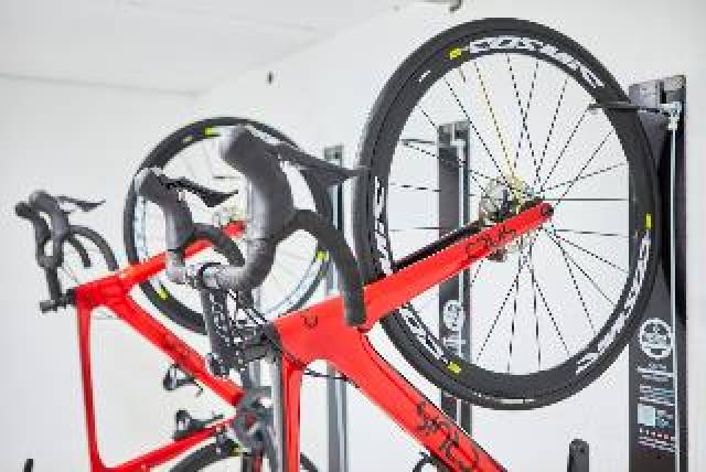 Desportos y Entretenimento