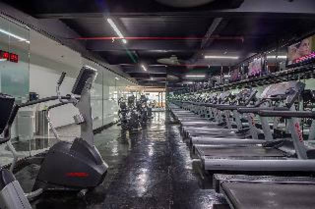Desportos y Entretenimento