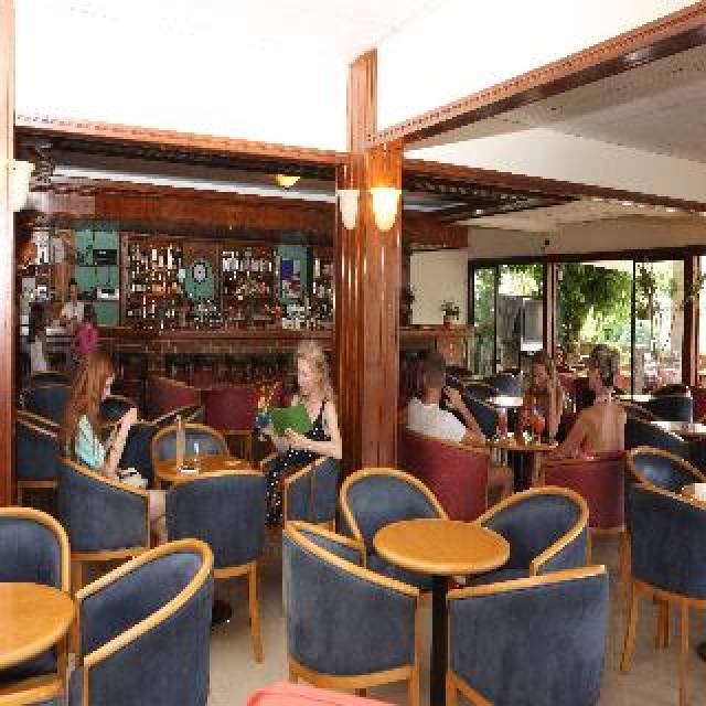 Bar