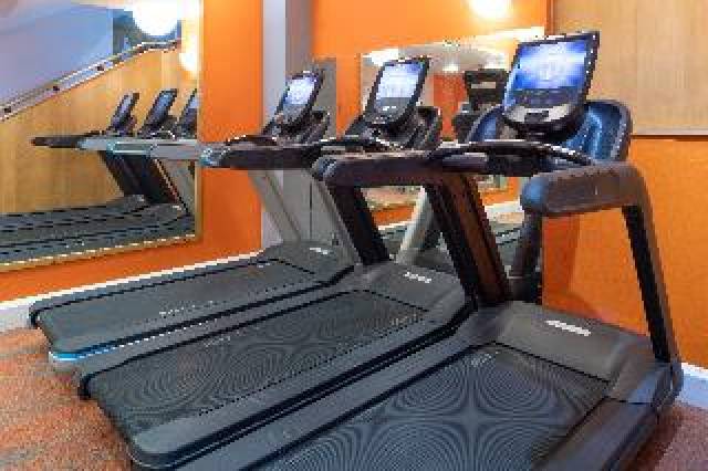 Desportos y Entretenimento