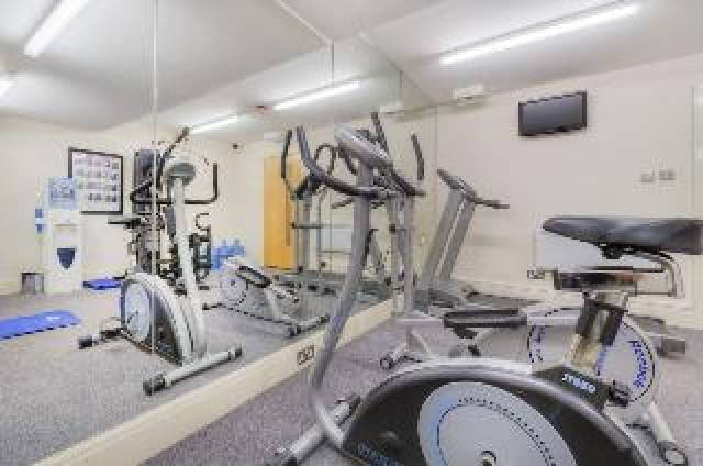 Desportos y Entretenimento