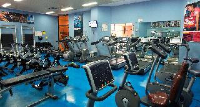 Desportos y Entretenimento