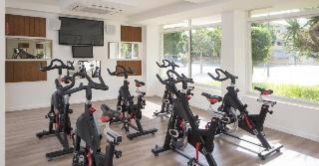 Desportos y Entretenimento