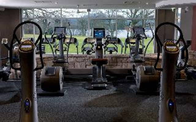 Desportos y Entretenimento