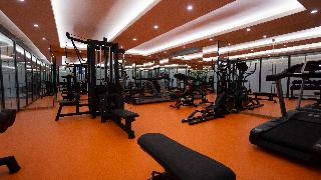 Desportos y Entretenimento