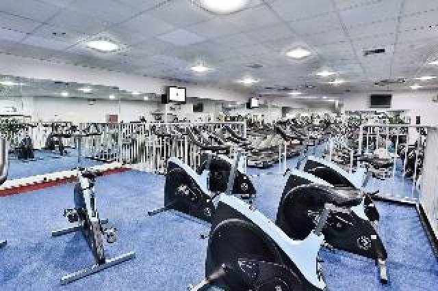 Desportos y Entretenimento