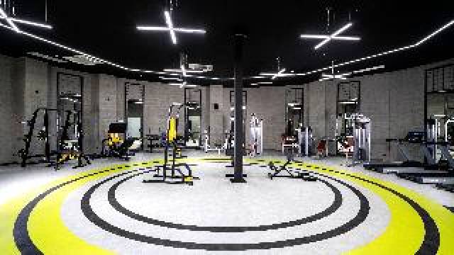 Desportos y Entretenimento