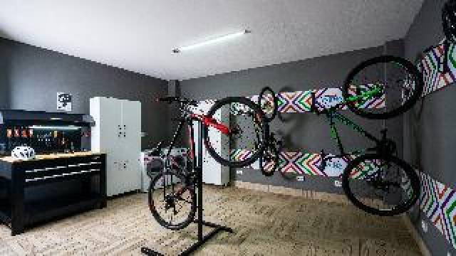 Desportos y Entretenimento