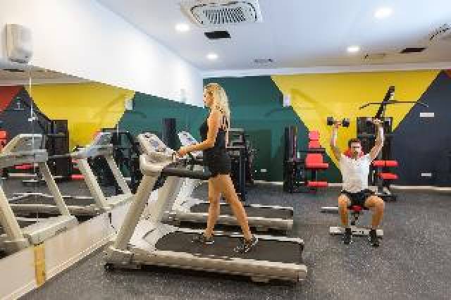 Desportos y Entretenimento