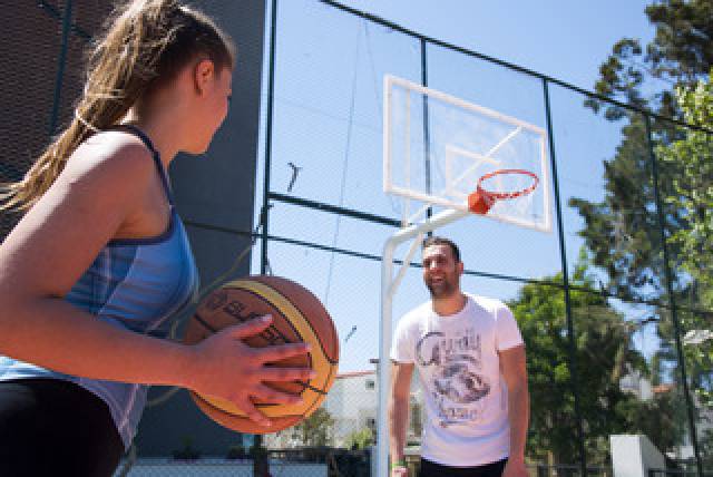 Desportos y Entretenimento